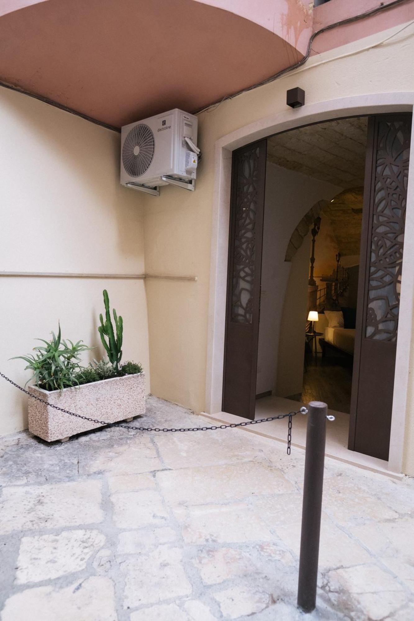 Timeless Apulian Luxury Suite Bari Exterior foto